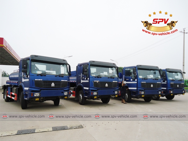 Bulk view of 4X4  Water Tanker-Sinotruk